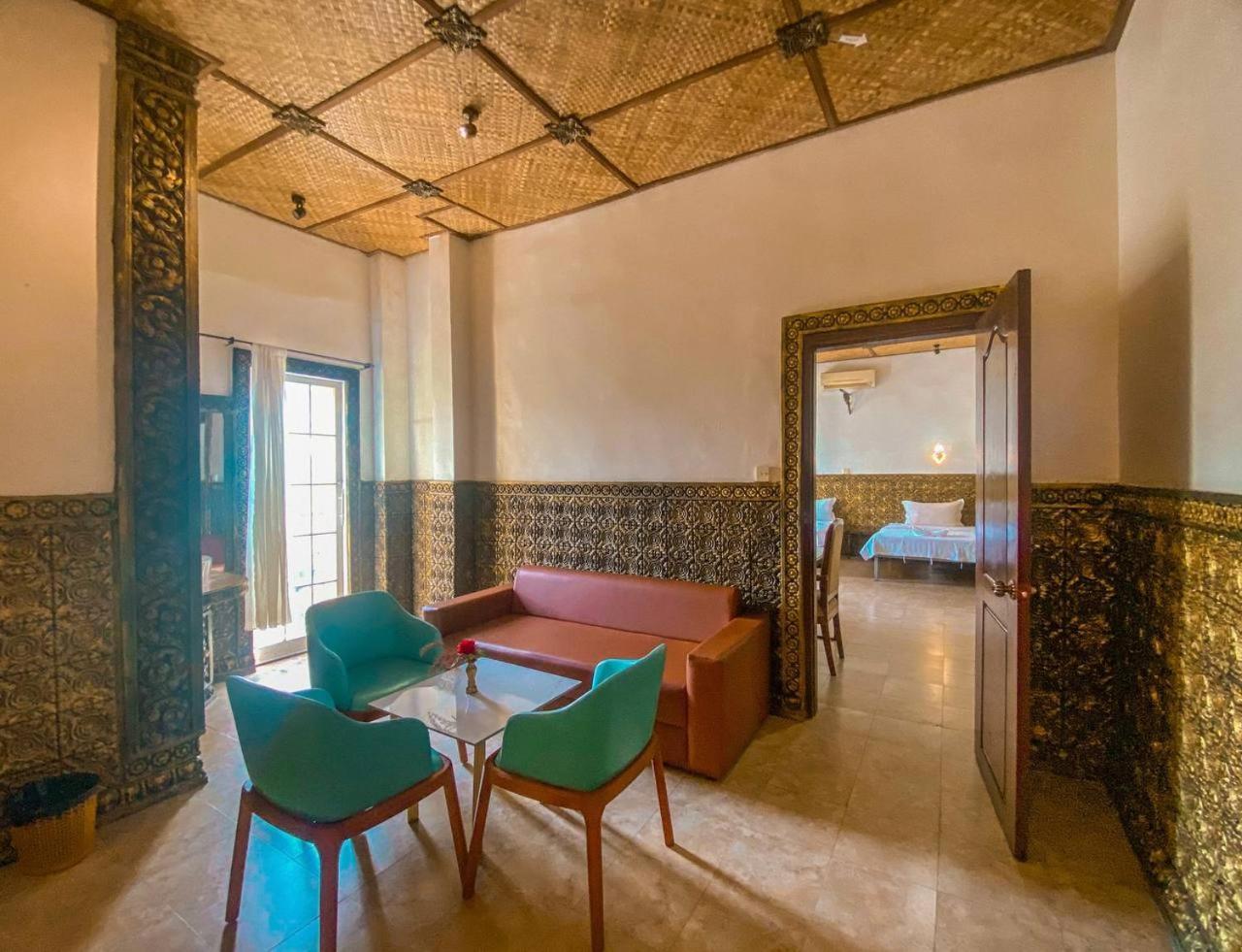 Le Casablanca Hotel Phnom Penh Exteriör bild