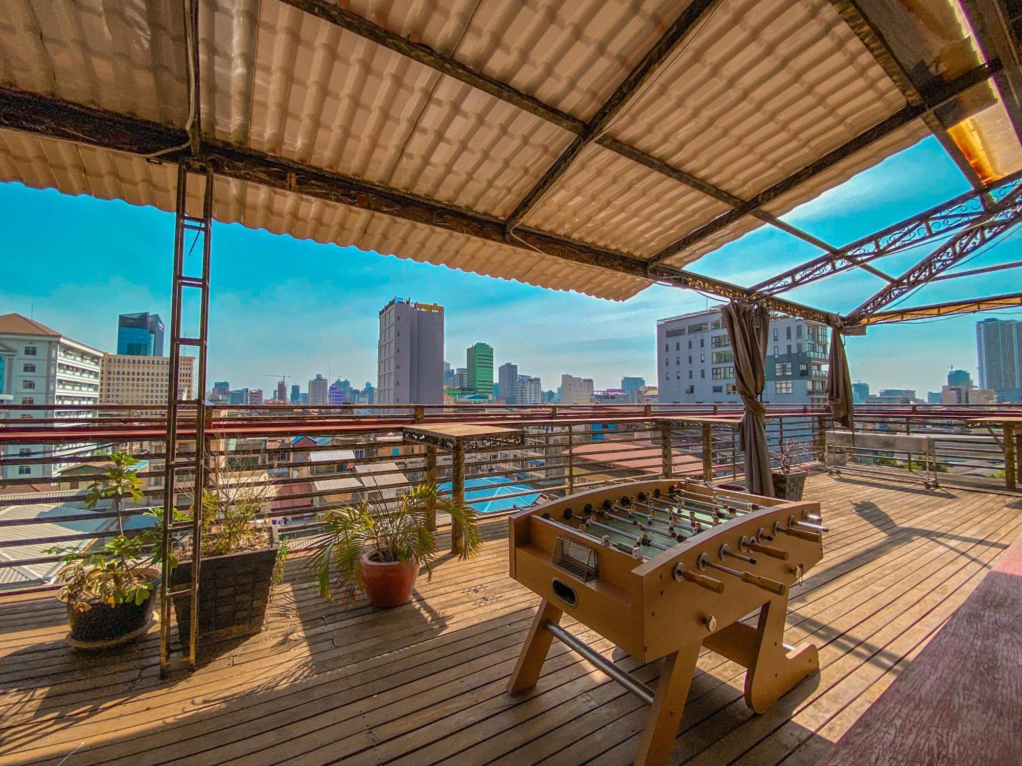 Le Casablanca Hotel Phnom Penh Exteriör bild